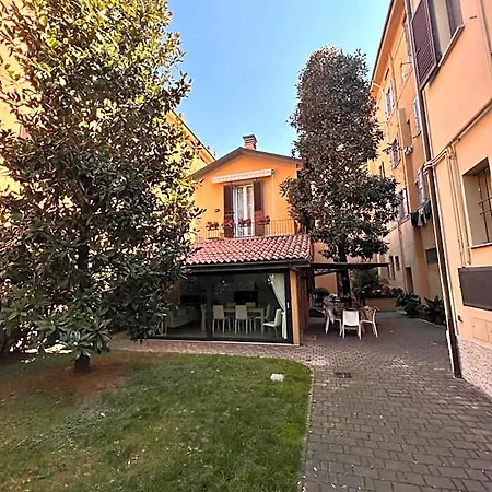 La Magnolia Bed and breakfast 4*